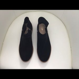 Clark’s Black Suede Booties Size 9
